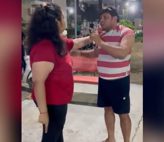 Video: Noida Woman Grabs Man